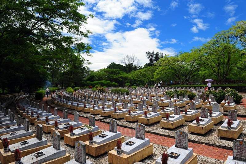 Nghĩa trang liệt sĩ Trường Sơn : du lịch Quảng Trị