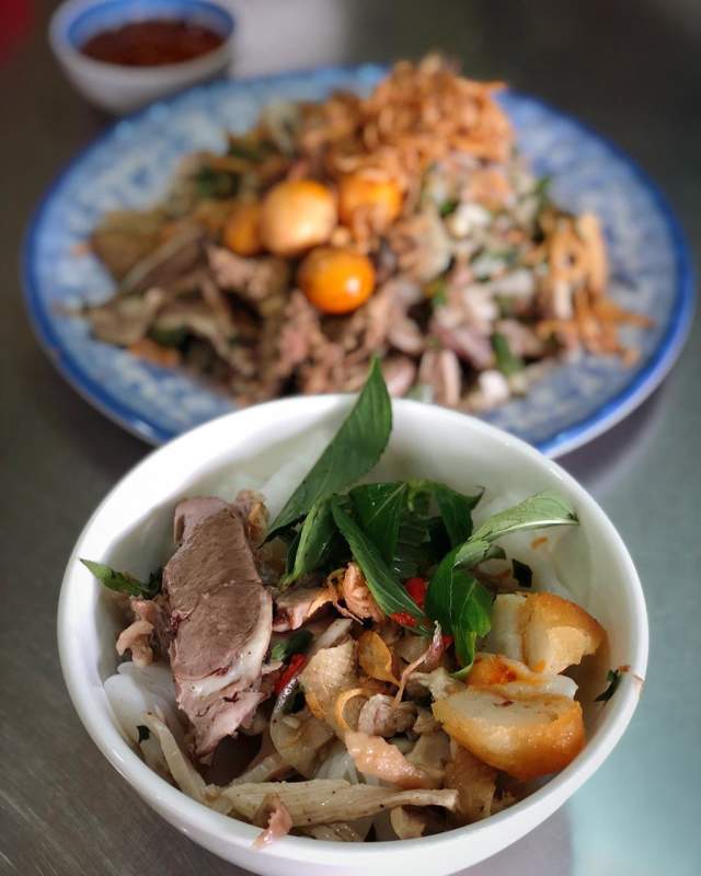 Bánh ướt lòng gà.