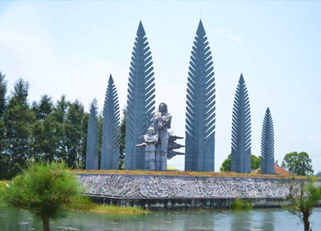 Tượng Đài Khát Vọng Thống Nhất ở sông bến Hải - cầu Hiền Lương