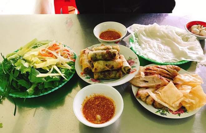 Grilled spring rolls baked specialties of Nua