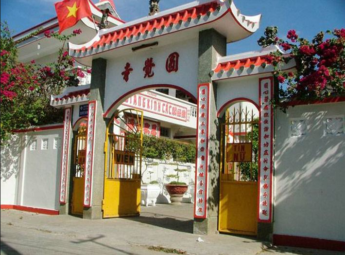 Chùa Viên Giác là ngôi chùa nổi tiếng tại Bến Tre