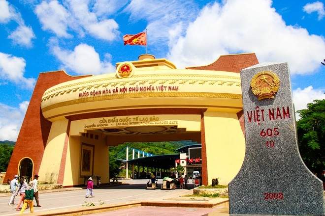 Cửa khẩu Lao Bảo - địa điểm du lịch Quảng Trị