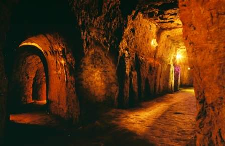 Vinh Moc Tunnels - Quang Tri tourism area