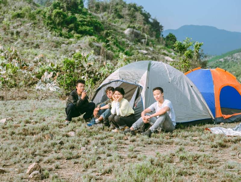 Cắm trại ở hồ Đồng Nghệ Đồng Xanh. Hình: @tieuhoa19