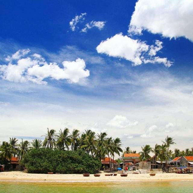 The scene of peaceful fishing village on Hon Chua island (Photo: @huuanhnguyen)