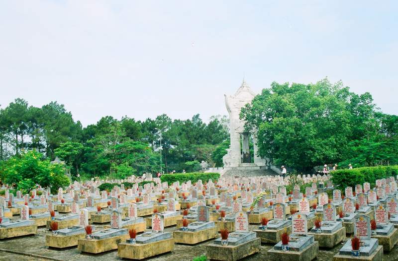 Nghĩa trang liệt sĩ Trường Sơn - địa điểm du lịch Quảng Trị