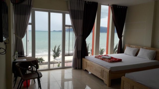 Motel Tuan Phuong view đẹp sát biển, giá bình dân