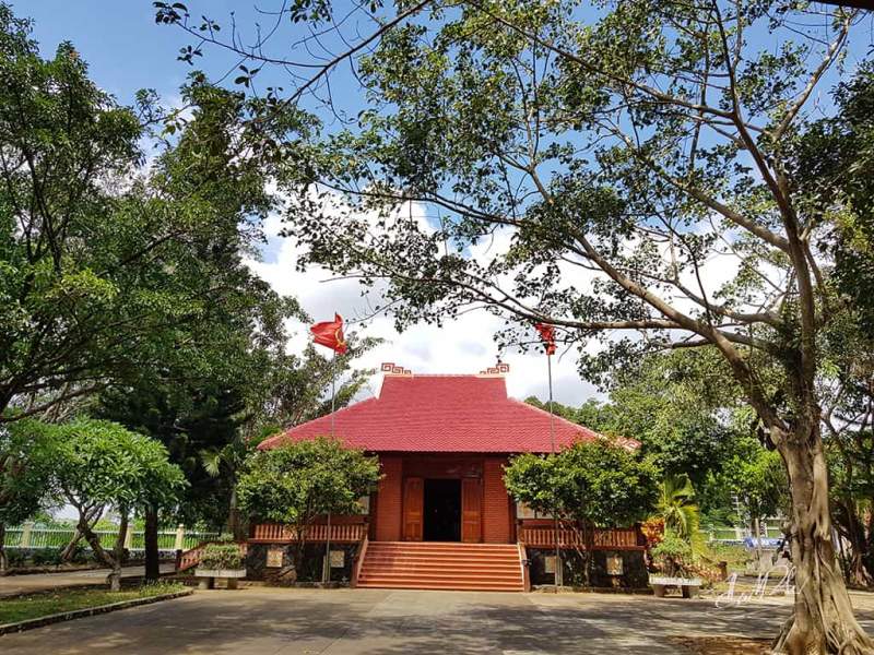 Overview of the front of Uncle Ho church. Photo: Dinh Hieu Nhi