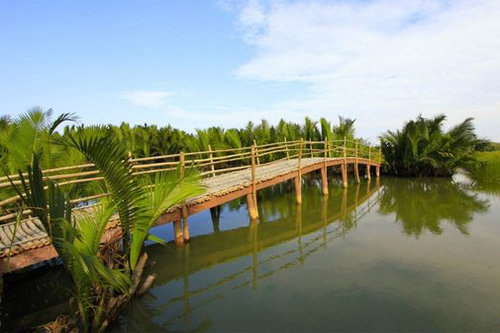 Rừng dừa Bảy Mẫu thuộc thôn 2 và 3, xã Cẩm Thanh, cách phố cổ Hội An khoảng 5 km về phía Đông (Ảnh ST)