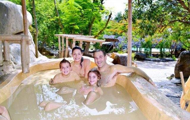 Bồn tắm bùn cực đã ở tắm bùn I Resort Nha Trang (ẢNH ST)