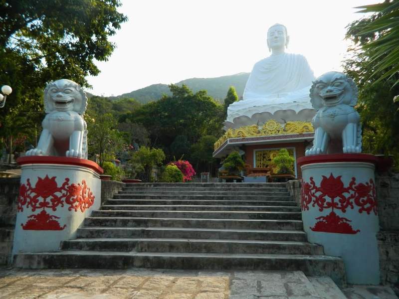 Discover Tranquility amidst the Bustle: Exploring Chop Chai Mountain and Bao Lam Pagoda in Phu Yen